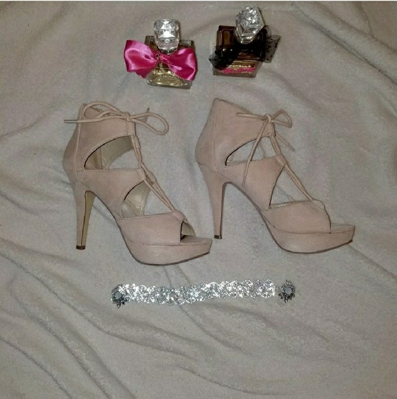 *SOLD* Nude lace up heels - Picture 6 of 6